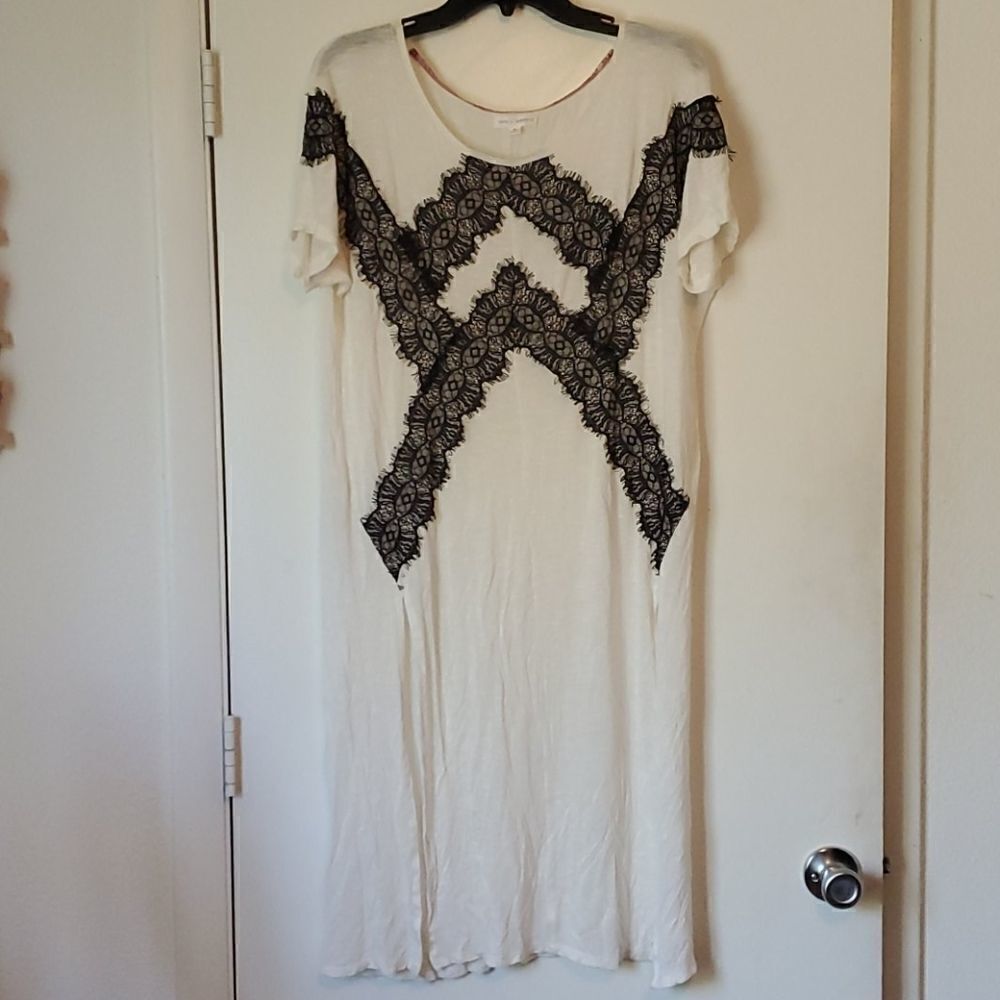 Coco + Jaimeson Tunic Top with Lace Detail
